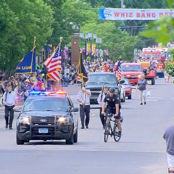 Robbinsdale Whiz Bang Days parade